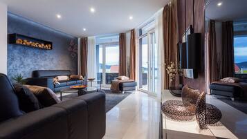 Villa | Private kitchen | Microwave, oven, stovetop, dishwasher