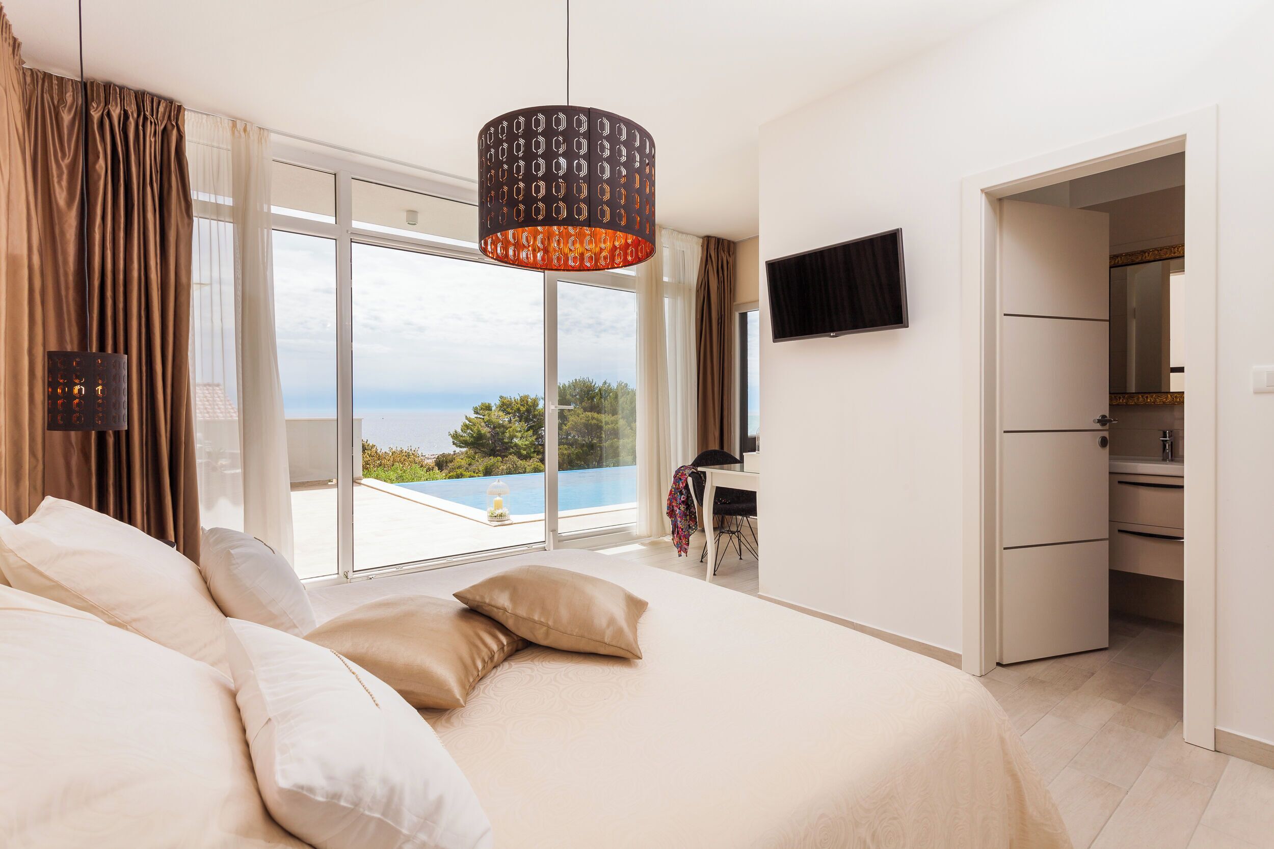 Villa | In-room safe, iron/ironing board, free WiFi