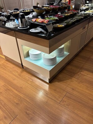 Free daily buffet breakfast - SM Luxury Hotel (Fergana)