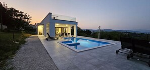 Outdoor pool, a heated pool - Villa Nono (Karojba)