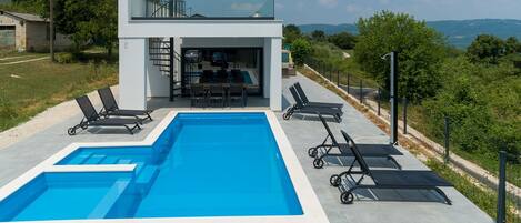 Outdoor pool, a heated pool