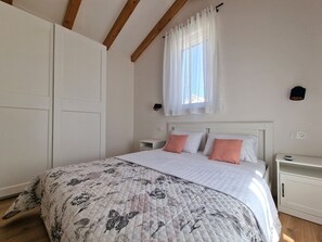 House | Free WiFi - House Miamare (Primosten)