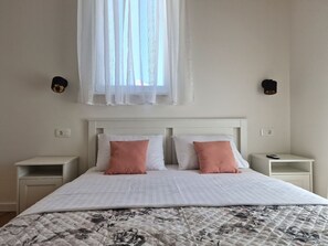 House | Free WiFi - House Miamare (Primosten)