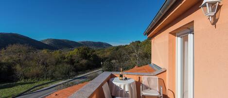 Apartment (A1) | Balkon