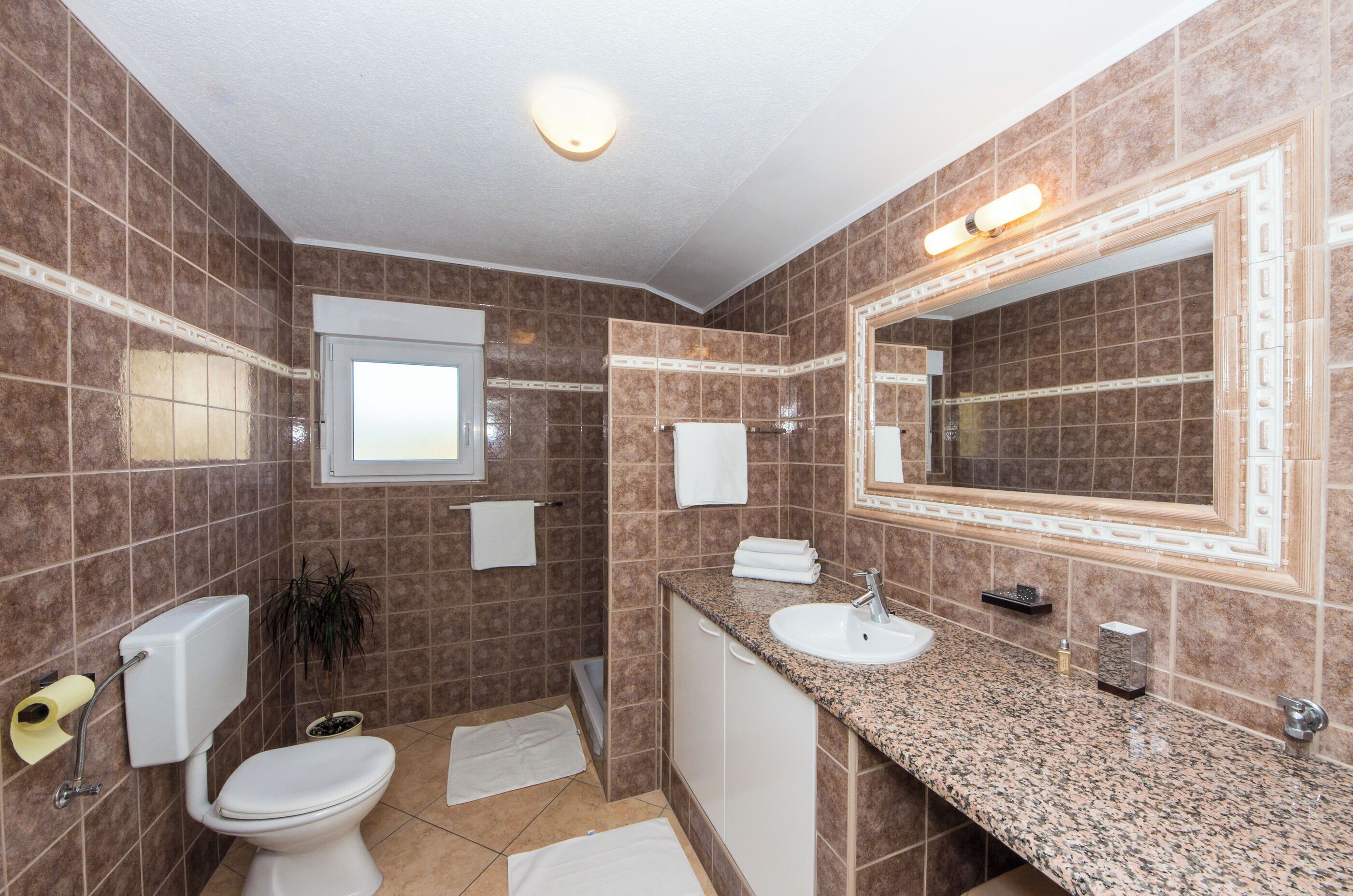 Apartment (A1) | Bathroom