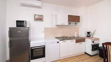 House | Private kitchen | Fridge, oven, stovetop, dishwasher