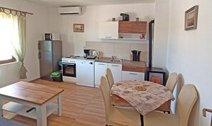 Kühlschrank, Ofen, Herdplatte, Geschirrspüler