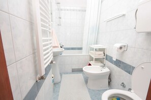 Huoneisto (A1) | Kylpyhuone | Pyyhkeet