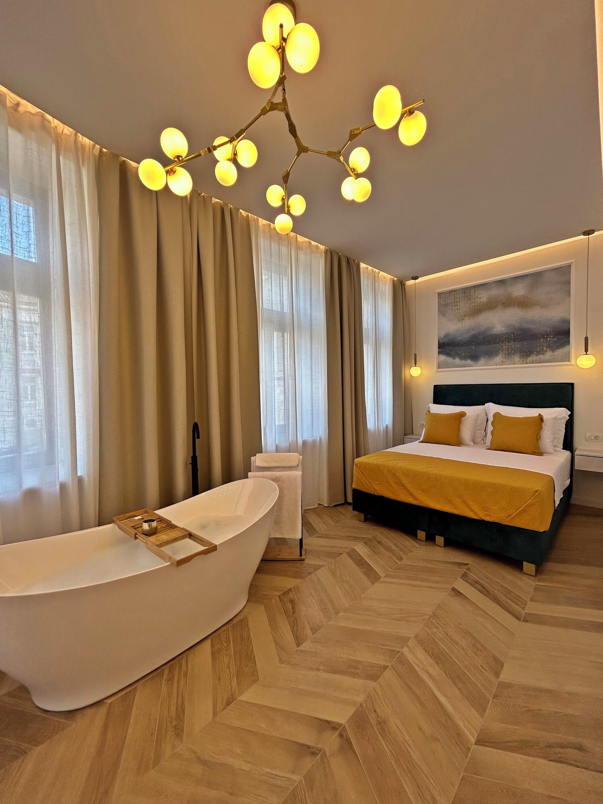 Room (S2)
