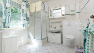 Apartment (A3) | Bathroom | Shower