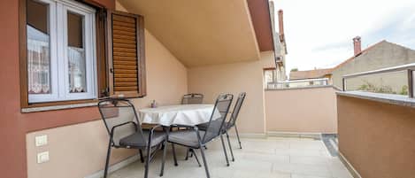 Apartment (A3) | Balcony