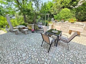 Outdoor dining - Apartment Melita (Novi Vinodolski)