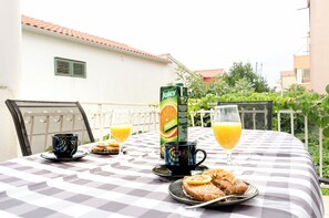 Apartemen (A1) | Balkon