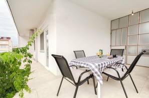 Apartemen (A1) | Balkon