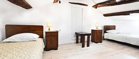 Appartement (A2) | Fer et planche Ă repasser, accĂšs au Wi-Fi (inclus)