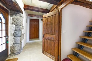 Apartment (A2) | Hallway