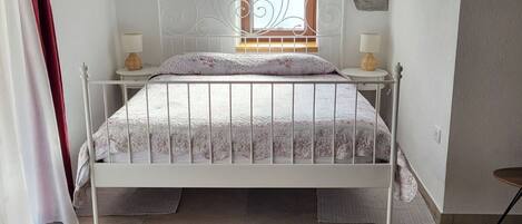 Studio (A1) | Iron/ironing board, free WiFi