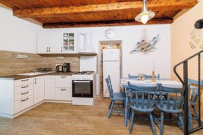 House | Private kitchen | Fridge, microwave, oven, stovetop - House Dragan D (Rab)