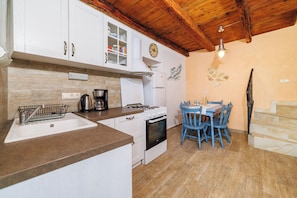 House | Private kitchen | Fridge, microwave, oven, stovetop - House Dragan D (Rab)