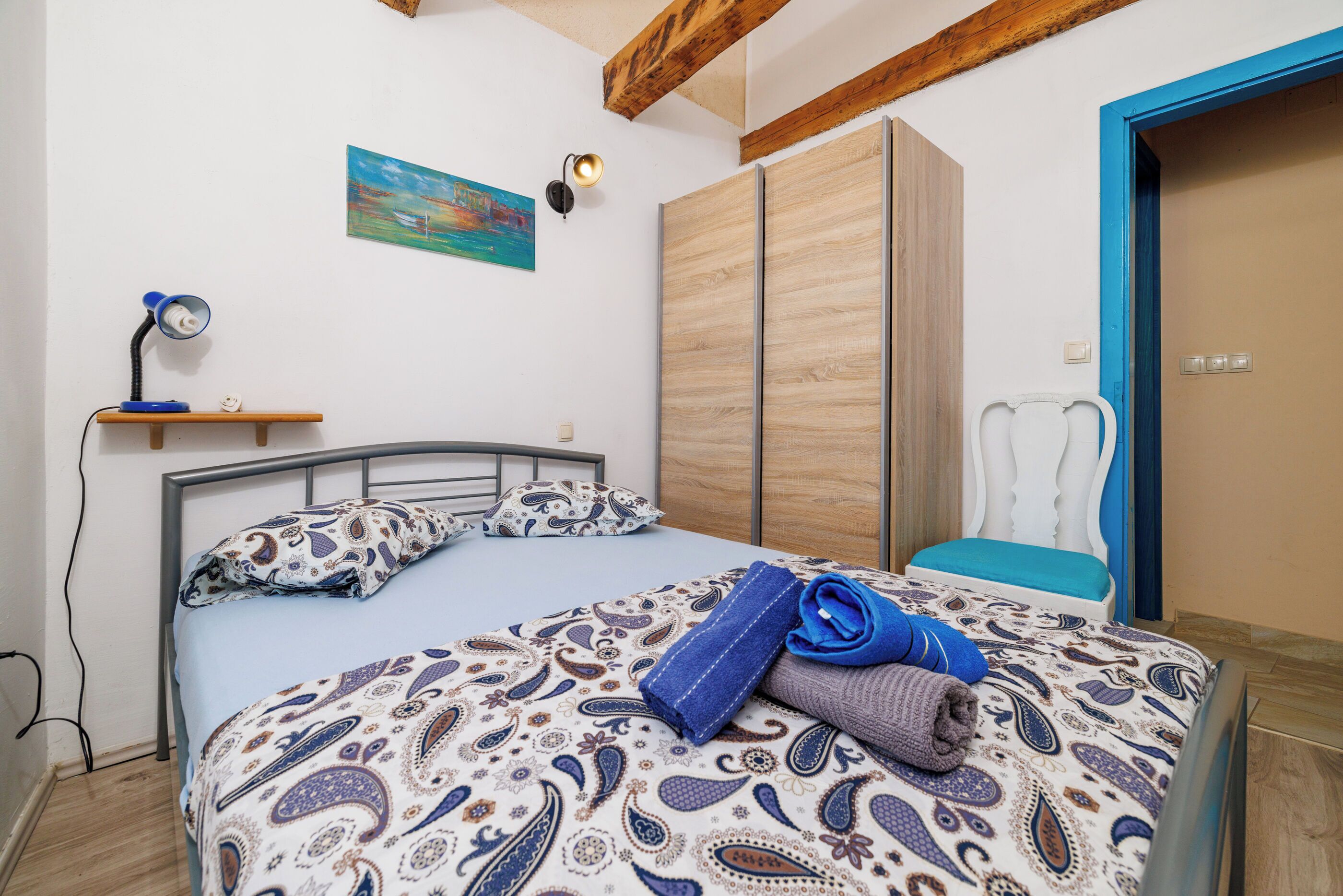 Casa | Tabla de planchar con plancha y wifi gratis