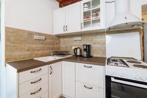 House | Private kitchen | Fridge, microwave, oven, stovetop - House Dragan D (Rab)