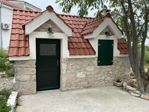 BBQ/picnic Area - House Little Flower (Okrug)