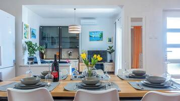 Apartment (A1) | Dining