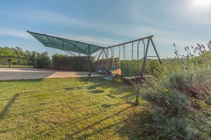 مواقف سيارات مجانية