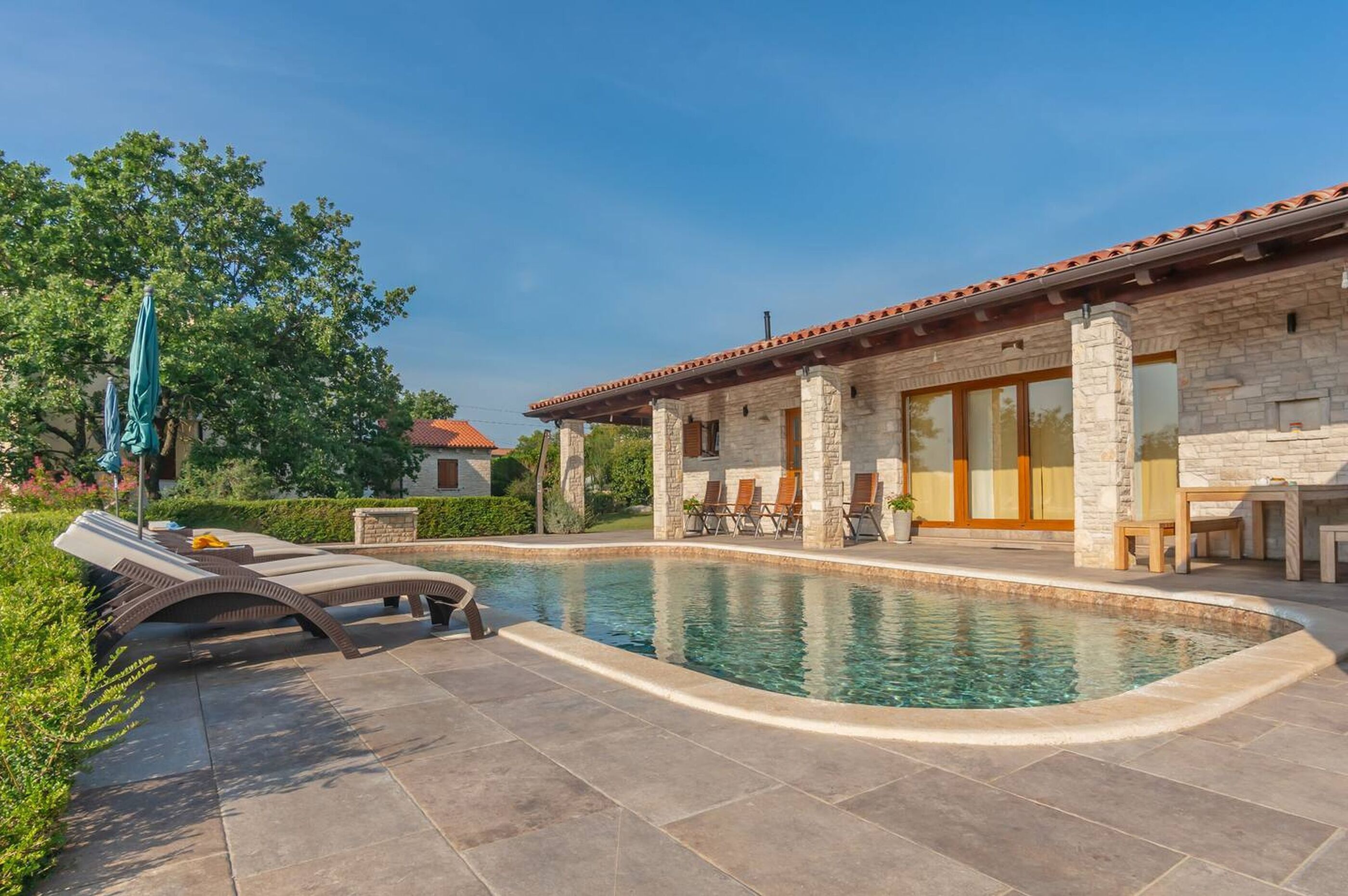Outdoor pool, pool umbrellas