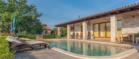 Outdoor pool, pool umbrellas