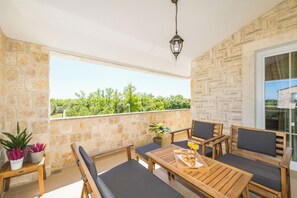 Biệt thự | Ban công