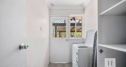 Jilliby Honey Farm – Country Escape in the Heart of Jilliby