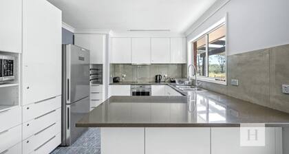 Jilliby Honey Farm - Country Escape in the Heart of Jilliby