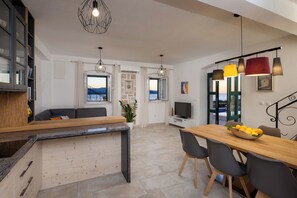 Villa | Private kitchen | Fridge, microwave, oven, stovetop - Villa Lipa Dora (Bol)