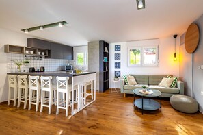 Villa | Dining - Villa Royal Green Three (Policnik)