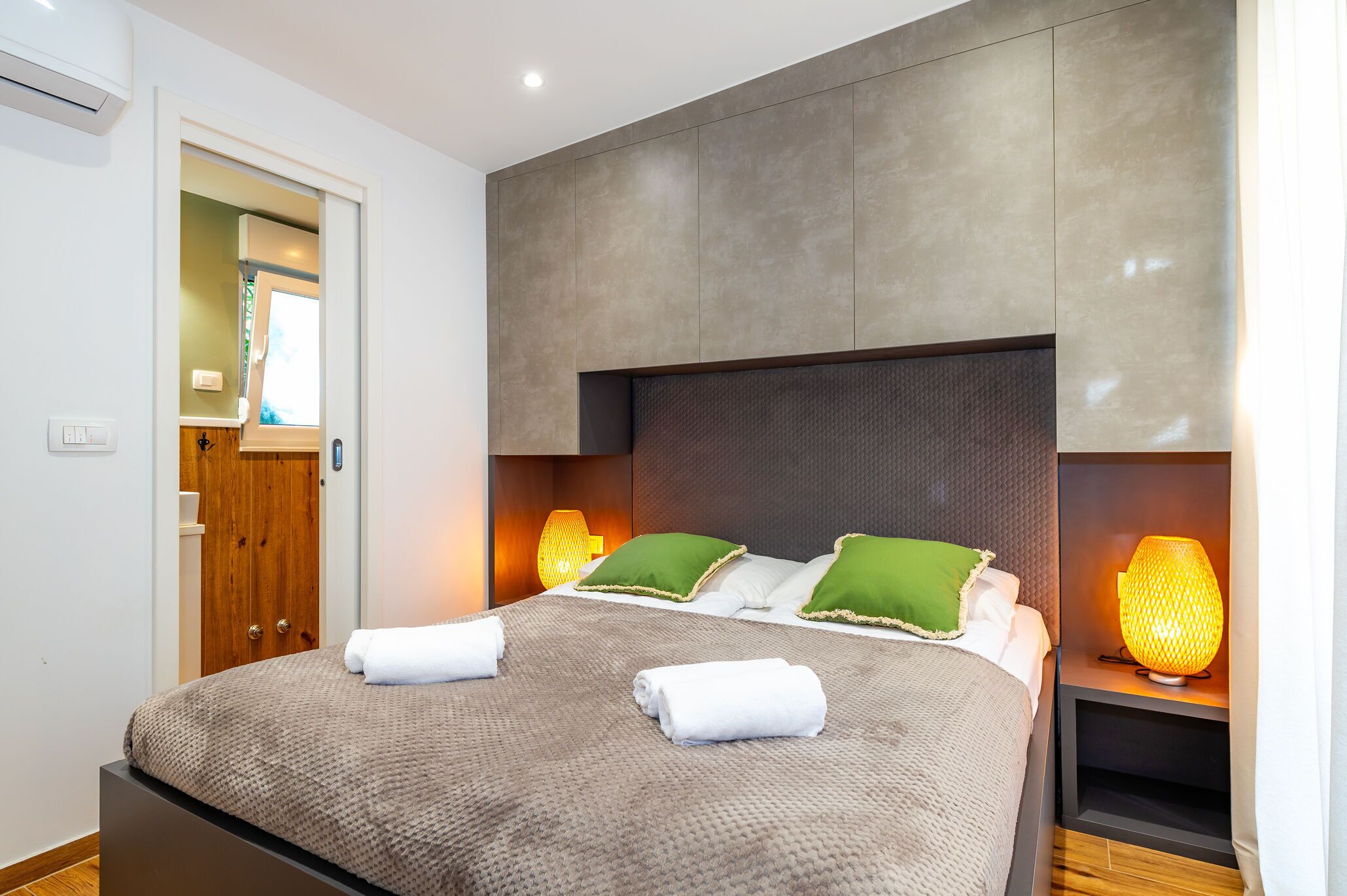 مكواة/لوح كي وواي فاي مجانًا