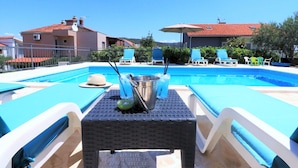 Outdoor pool - House Villa Mendula (Okrug)