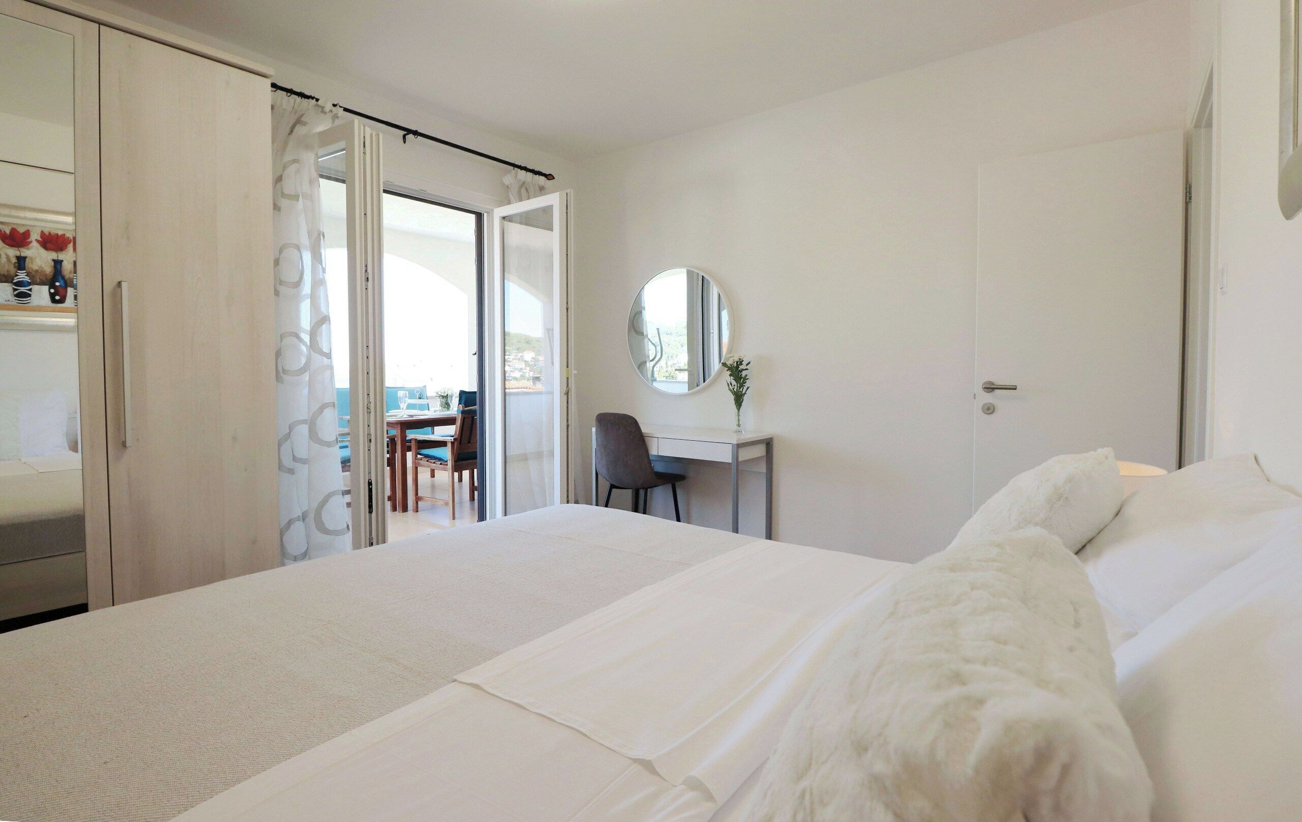 Iron/ironing board, free WiFi