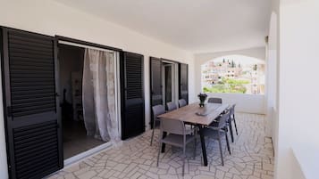 Villa | Outdoor dining