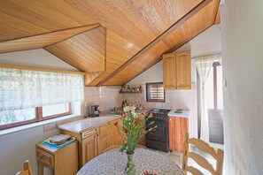 Apartment (A2) | Private kitchen - Apartments Lucija (Postira)