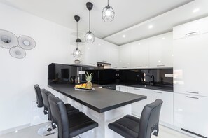 Apartment (A2) | Private kitchen | Fridge, oven, stovetop, dishwasher - Apartments Ella (Vodice)