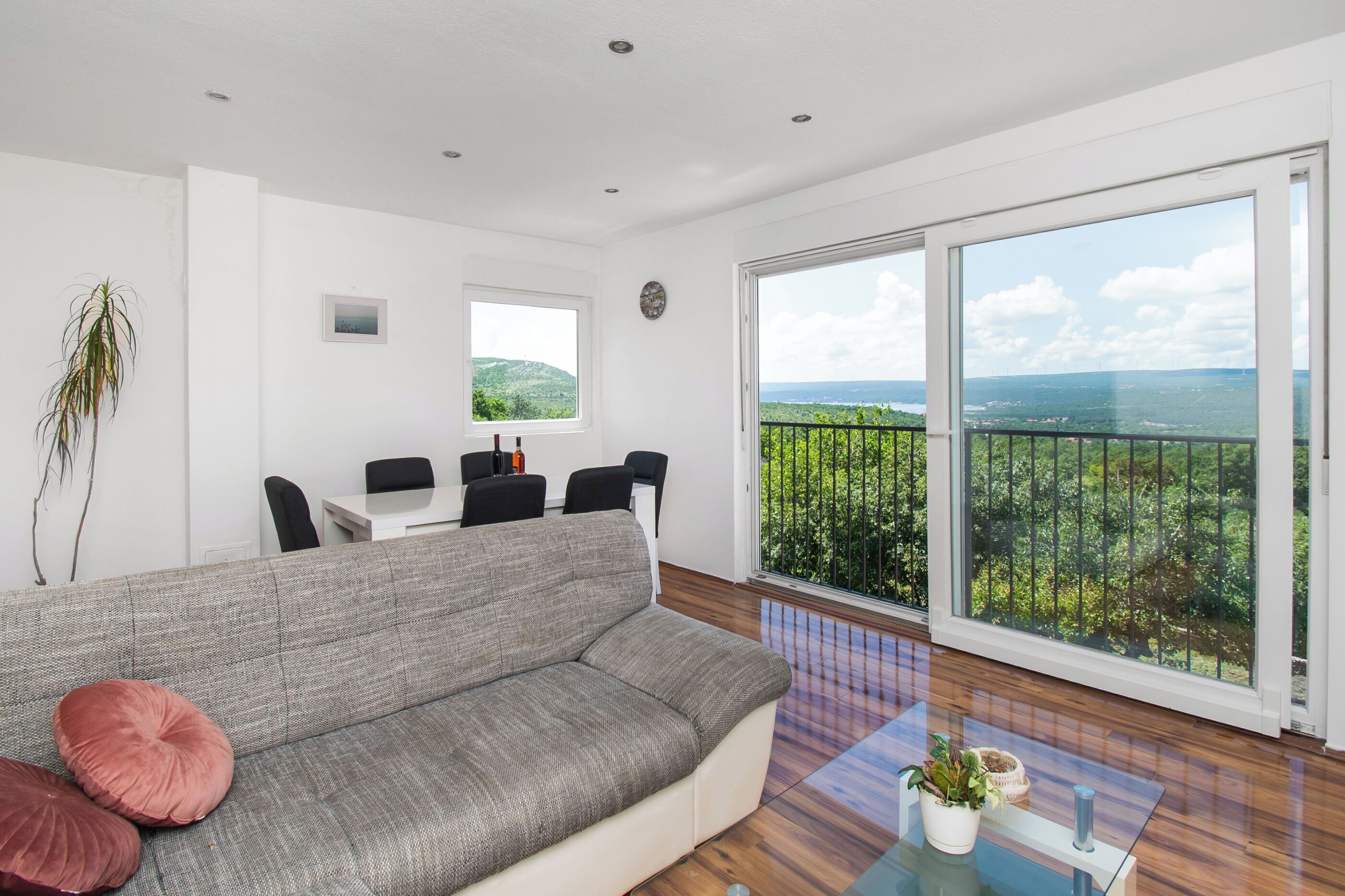 Maison | Salle de séjour | Téléviseur connecté, Netflix