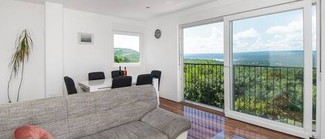 Maison | Salle de séjour | Téléviseur connecté, Netflix