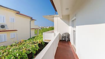 Apartment (A2) | Balkon