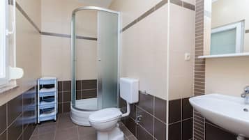 Appartement (A2) | Badkamer | Een douche