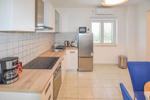 Apartment (A1) | Private kitchen - Apartment S and E (Kali)