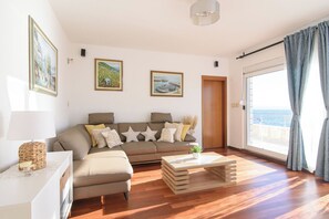 Apartment (A1) | Living room - Apartment Helli (Okrug)
