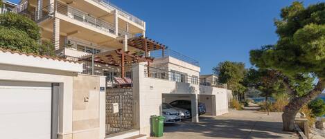 ที่จอดรถฟรี