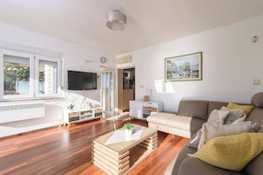 Apartment (A1) | Living room - Apartment Helli (Okrug)