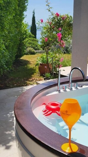 Apartment (A1) | Property grounds - Apartments Livingston (Novi Vinodolski)